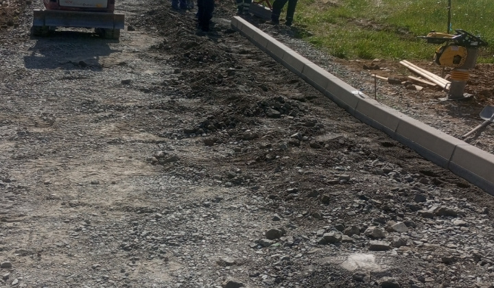 6. fotografia fotogalérie Aktuality / Dúbrava - 101 00 Miestne komunikácie NFP309070FDF9 - foto